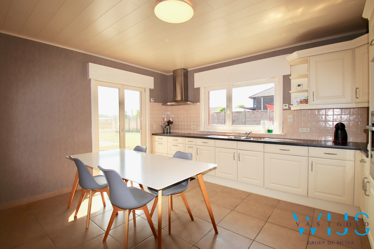 Instapklaar woonhuis op een prachtige ligging te Ertvelde ! 