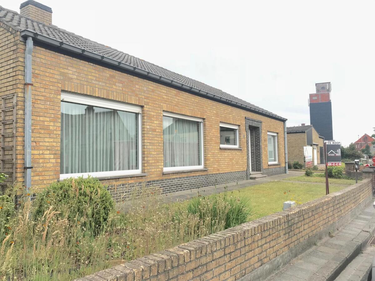 MOOI RUIME WONING OP CENTRALE LIGGING TE ZEDELGEM 