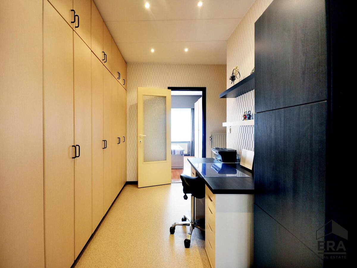 Dé ideale stadswoning. Gelegen in brede, doodlopende straat nabij UZ. 