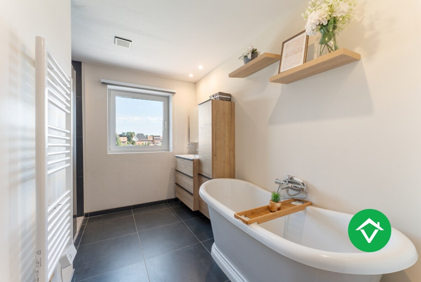 Recente nieuwbouwwoning met vier slaapkamers te Menen 