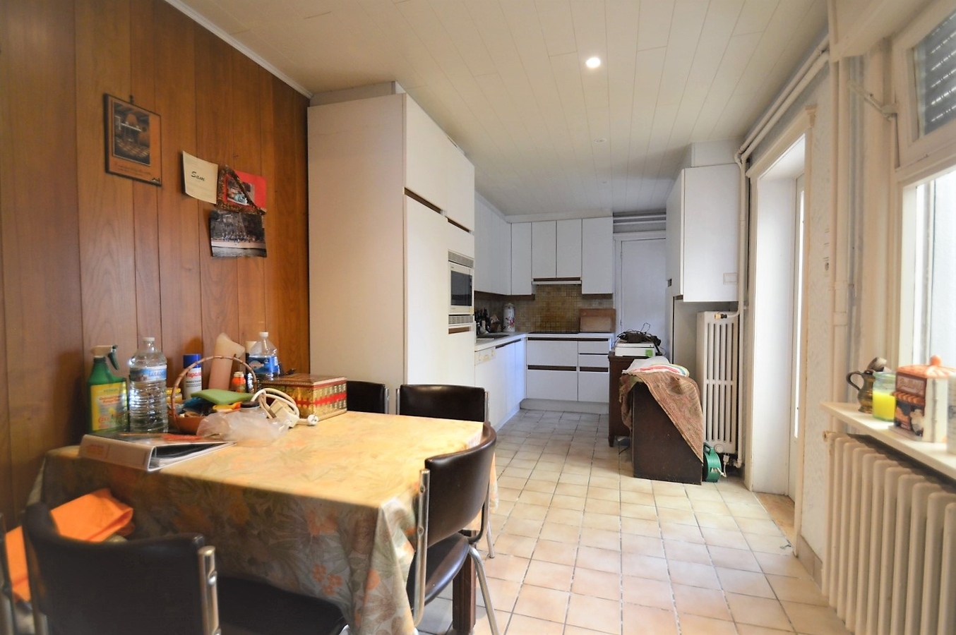 Ruime te renoveren gezinswoning op rustige maar centrale ligging - Sint-Andries 