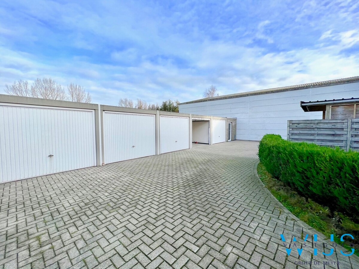 Energiezuinig 2 slaapkamerappartement met garage te Rieme! 