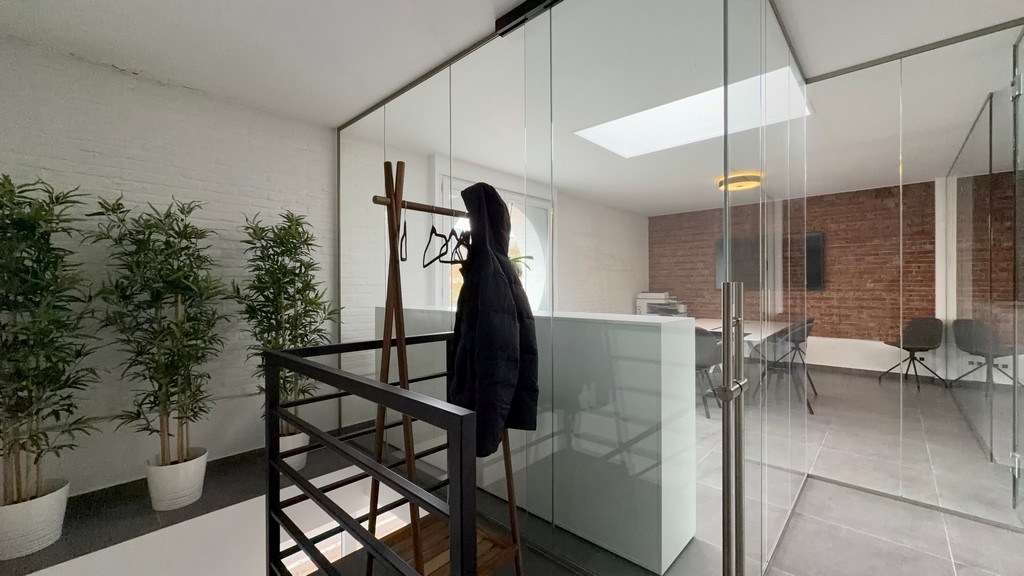 Mooi ingerichte kantoorruimte te huur in Wilrijk