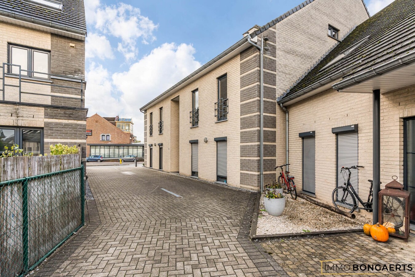 Ruim duplexappartement met 4 slaapkamers 