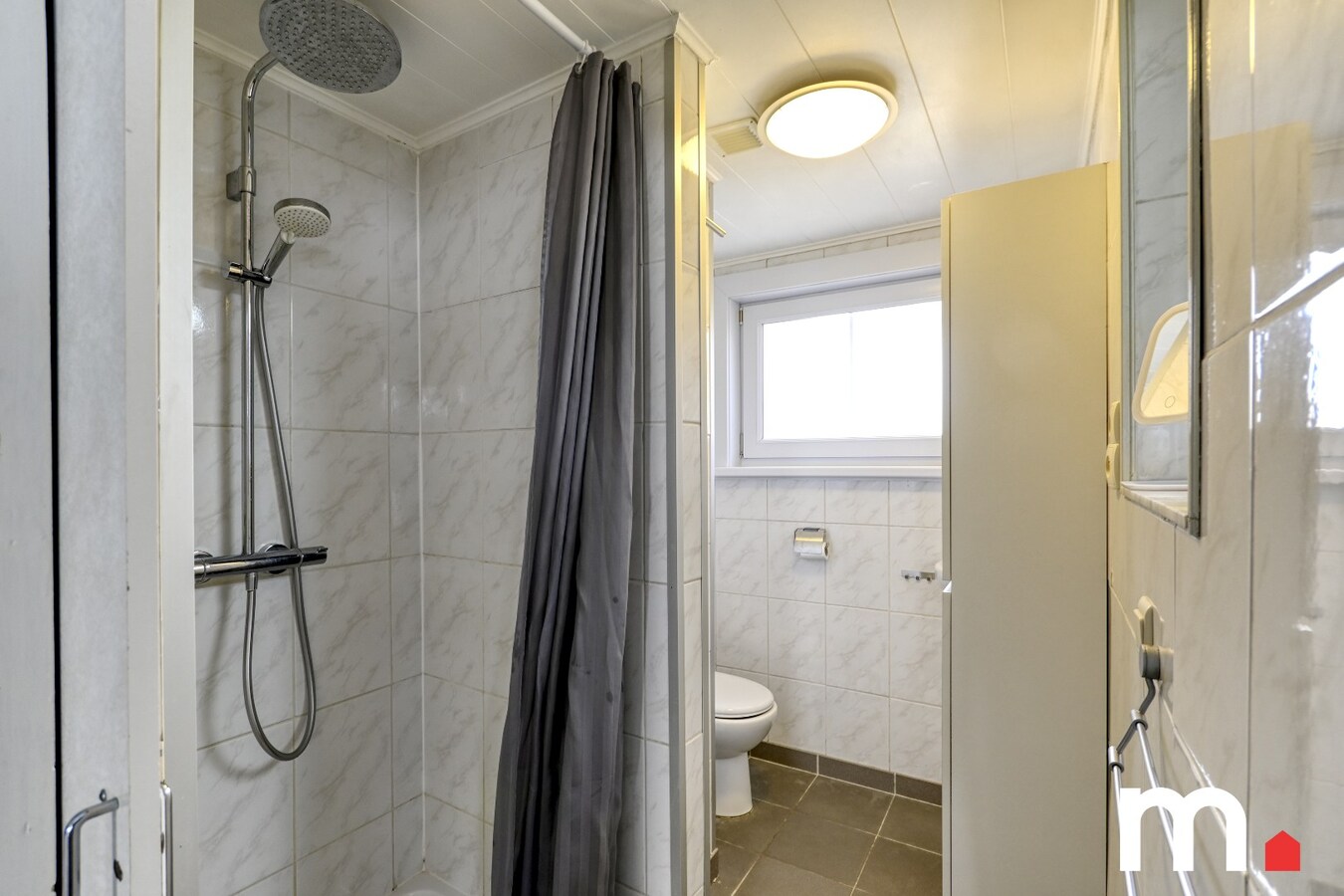 Instapklare gezinswoning met 3 slaapkamers, tuin, zonnepanelen en ruime zolder! 