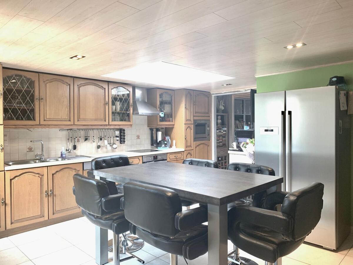 KNAP GERENOVEERDE STADSWONING MET TUIN TE BREDENE 