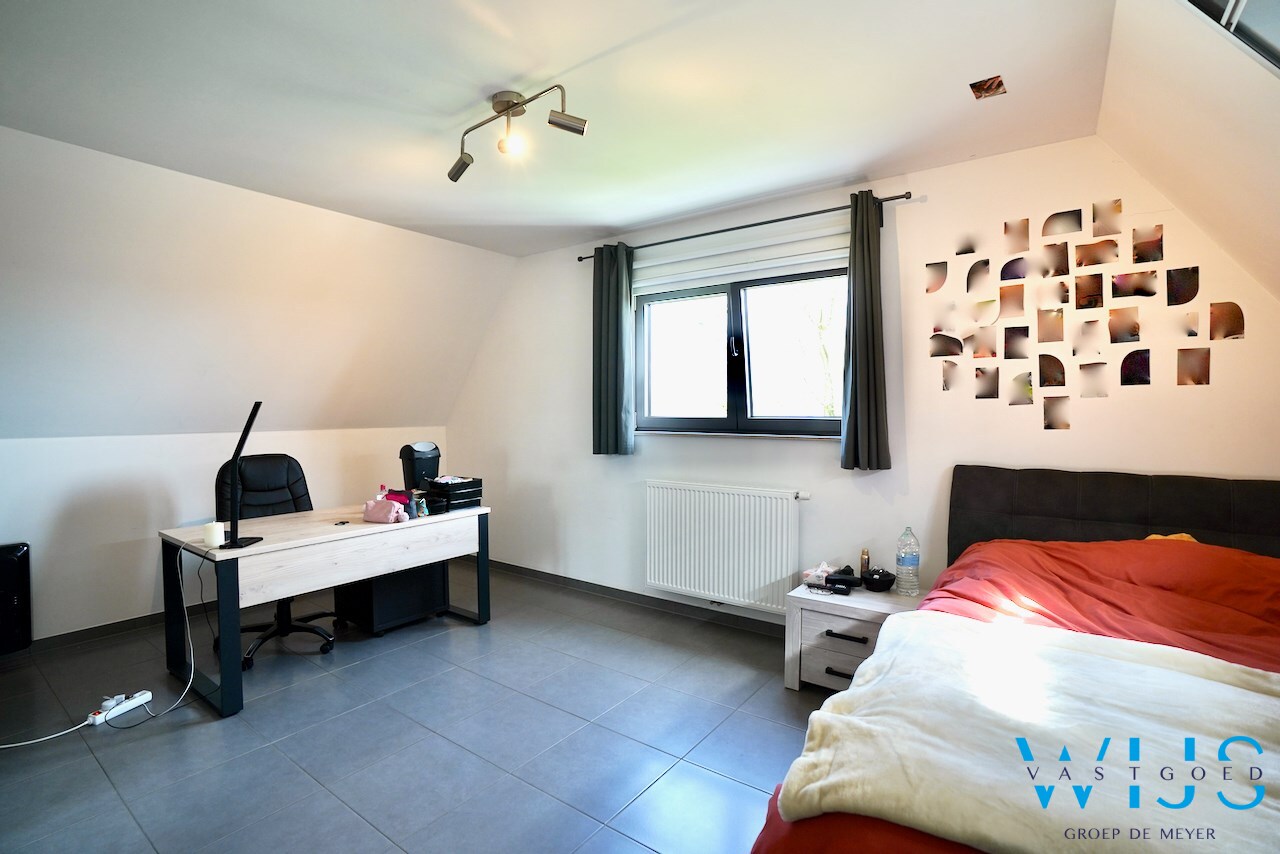 Prachtige duplex met garage in het rustige landelijke OOSTEEKLO ! 