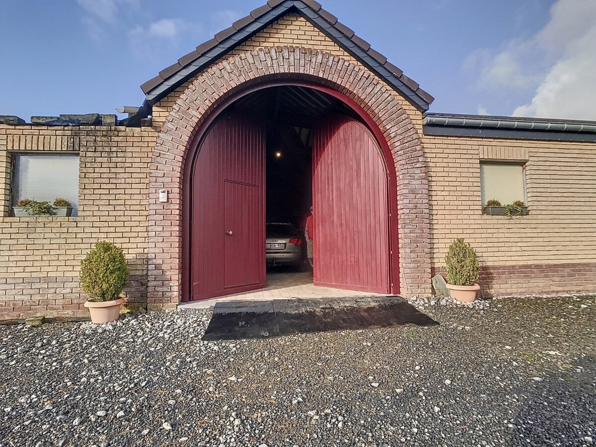 Paardeneigendom met villa, luxe en comfort in Harzé/Aywaille op ca.8,5ha 