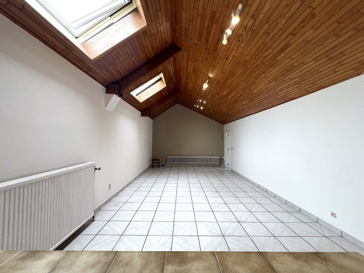 Ruim appartement met terras en garage in Bierbeek 
