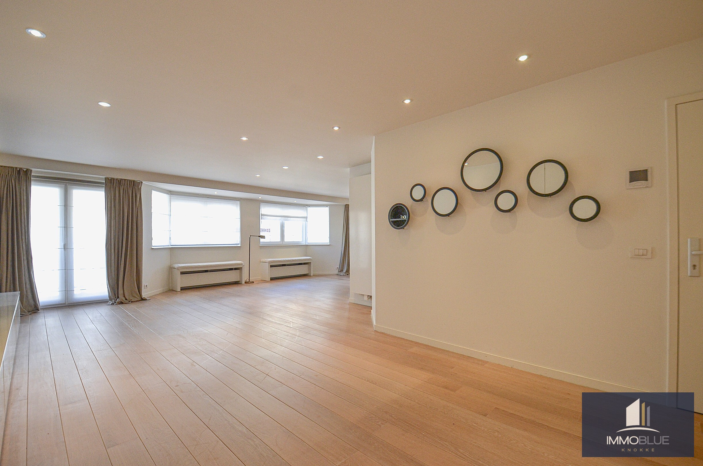 Topaanbieding – Uitzonderlijk ruim appartement gelegen in een stijlvolle residentie. 