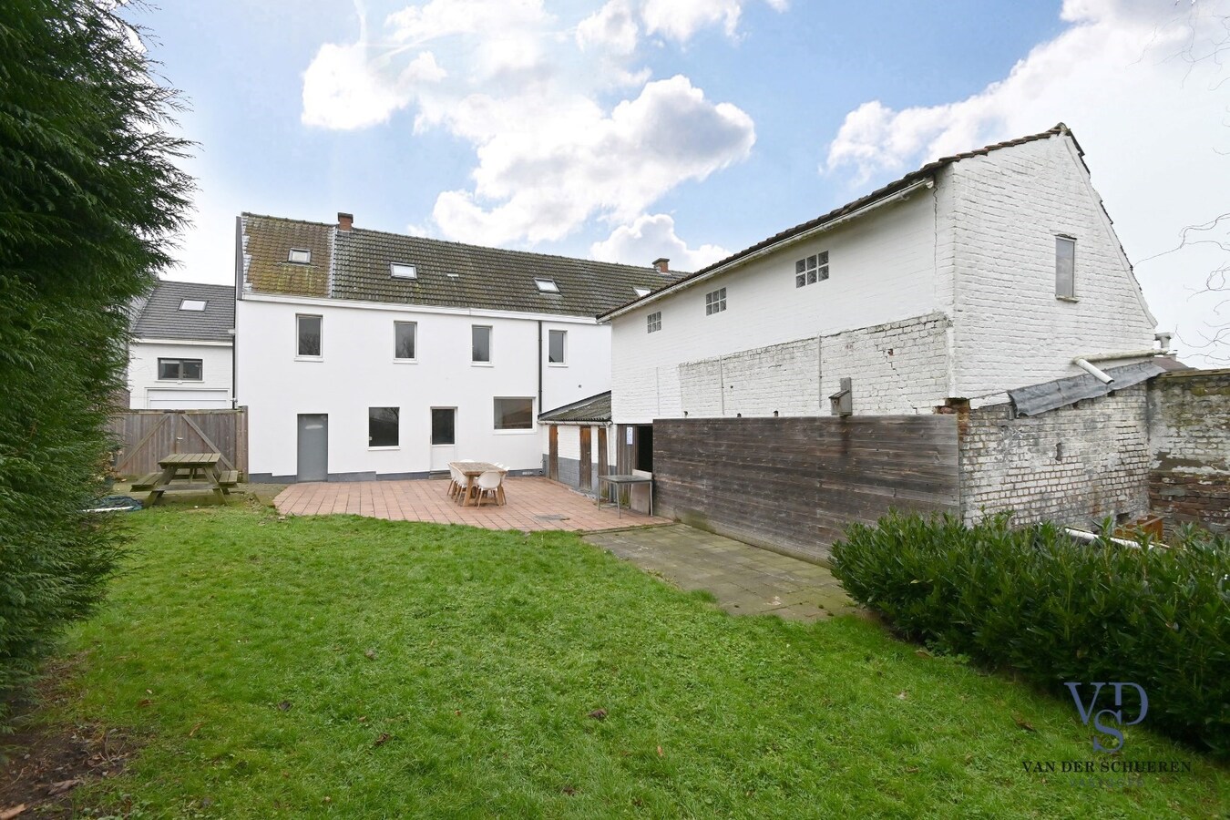 Bijzonder ruime, energiezuinige (EPC label B) gezinswoning 