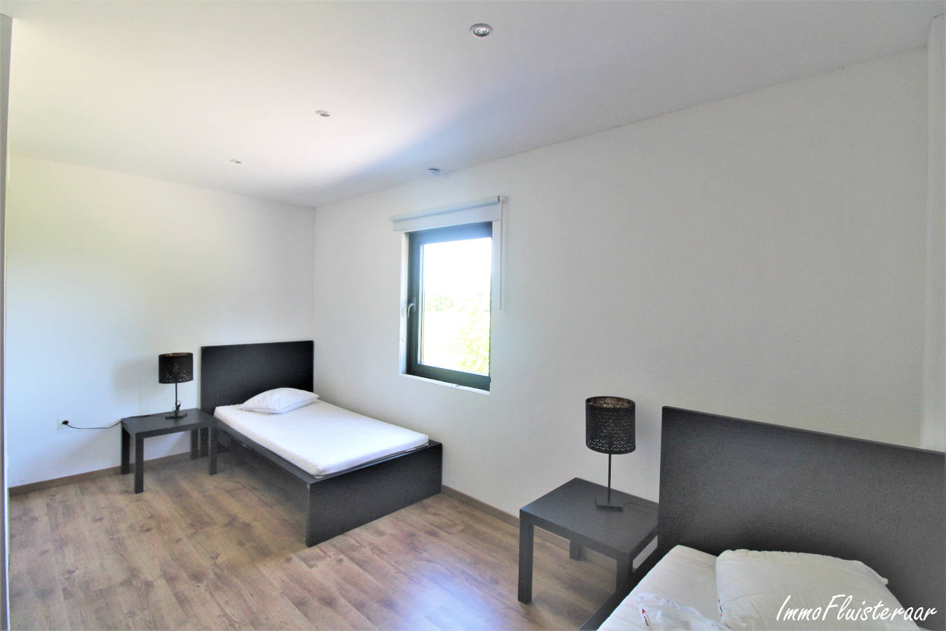 Professional recently built equestrian center on more than 3ha at Hannut (Luik/Liège; Belgium) 