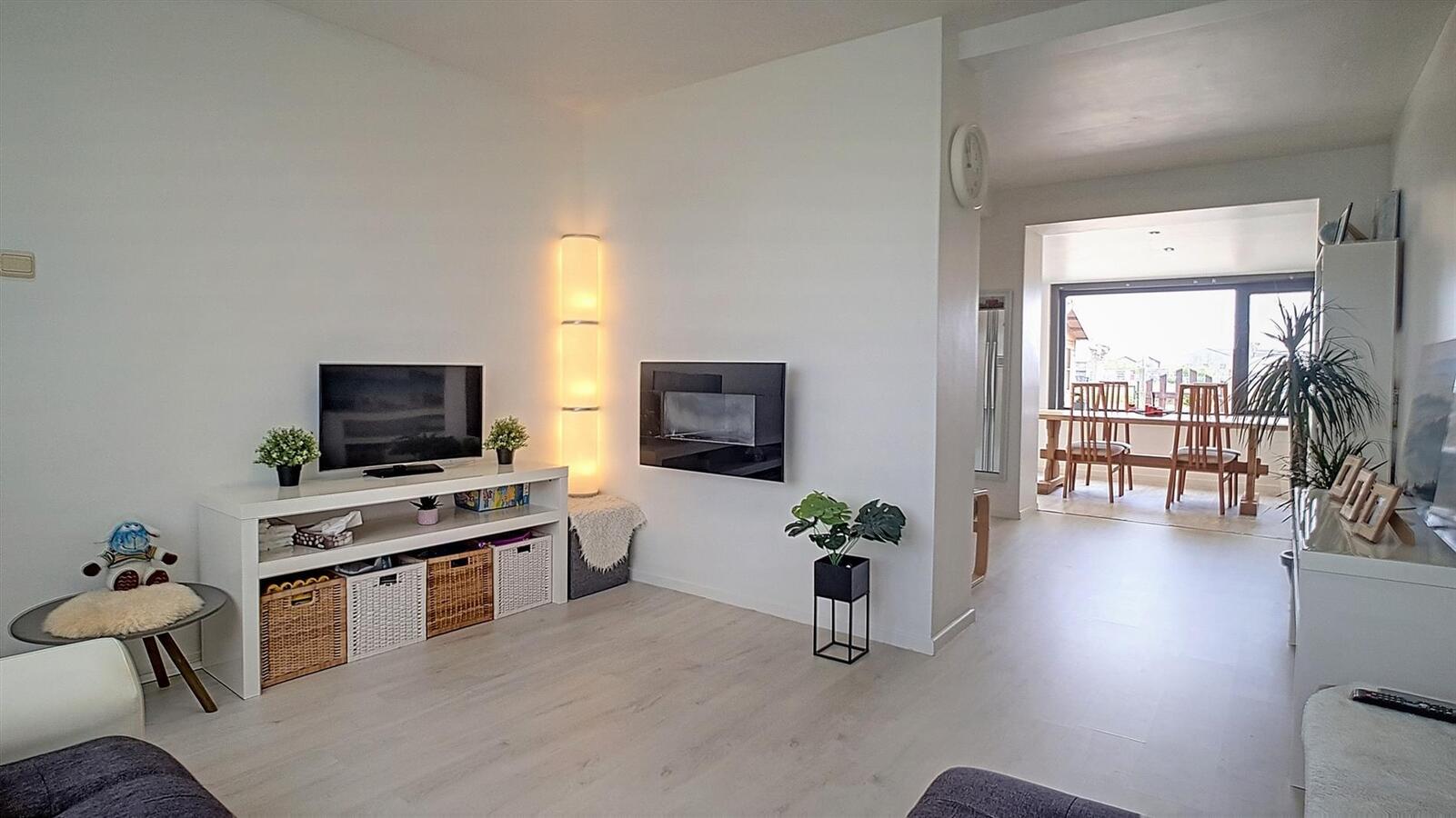 Gezinswoning met drie slaapkamers, terras en uitweg achteraan - Zwankendamme 