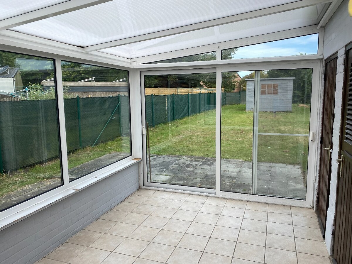 Centraal gelegen handelswoning met 5 slaapkamers 