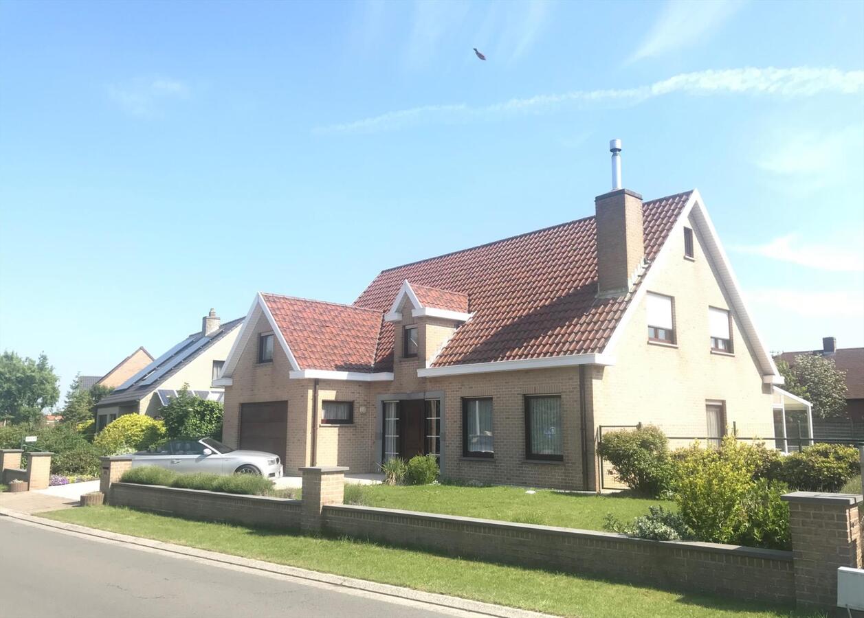 MOOIE RUIME VILLA TE BREDENE DUINEN 