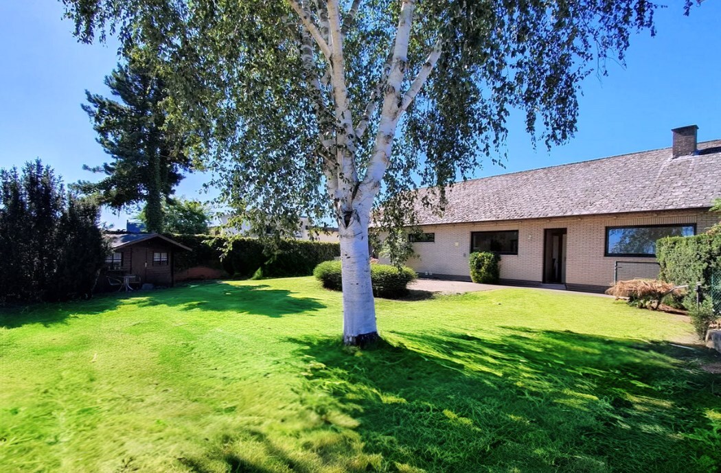 Ruime, gerenoveerde bungalow op perceel van 1032 m² 