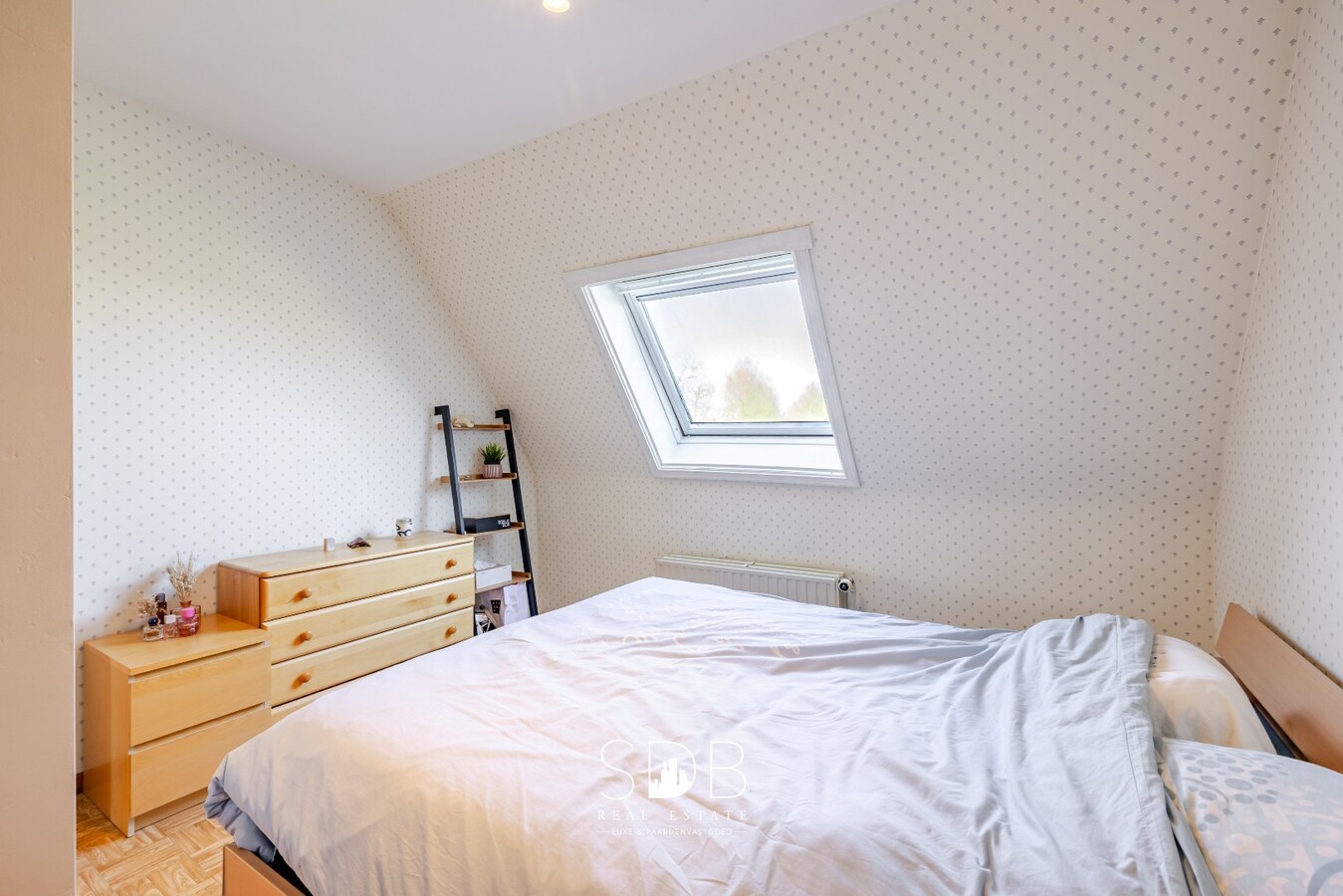 Boerderij met aanpalende graslanden op 12.970m² + mogelijkheid tot bijkopen graslanden +/-20ha 