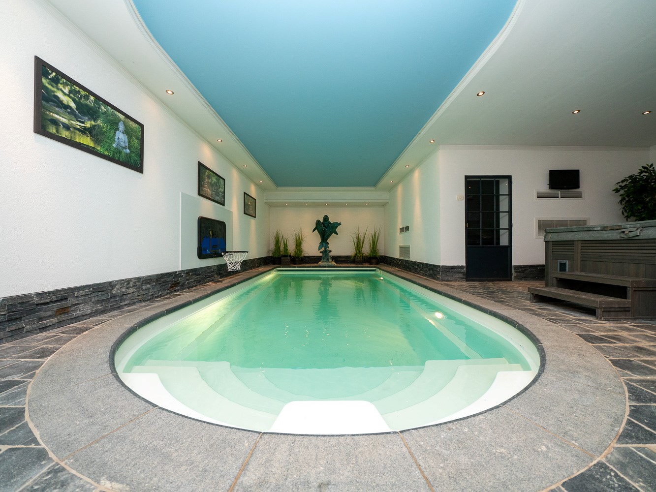 Unieke landelijke villa met zwembad en zicht op Pedevallei 