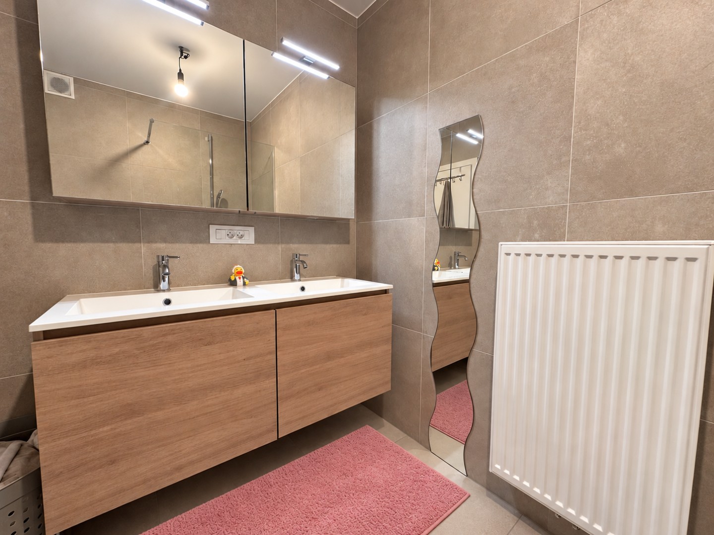 Prachtig appartement (89 m²) met 2 slpk, groot terras (en garage), Torhout 