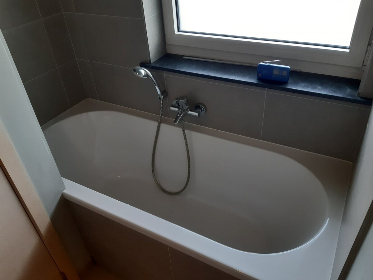 Recente, eigentijdse villa in doodlopende verkaveling ! 