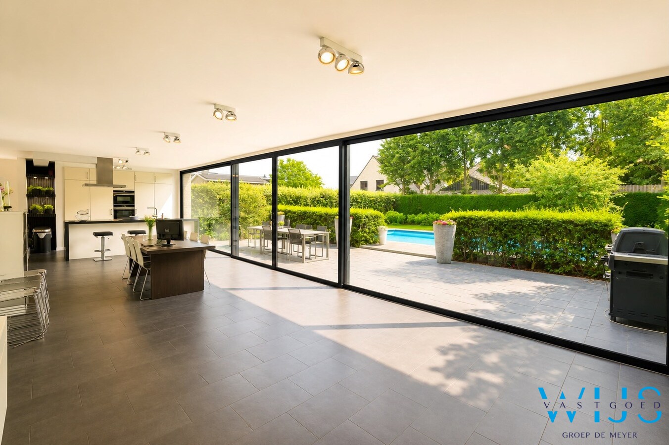 Instapklare open bebouwing met verwarmd zwembad op toplocatie in Sleidinge 