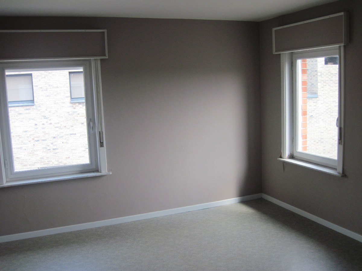 Degelijke Half Open Bebouwing. Bijzonder rustig gelegen ! 