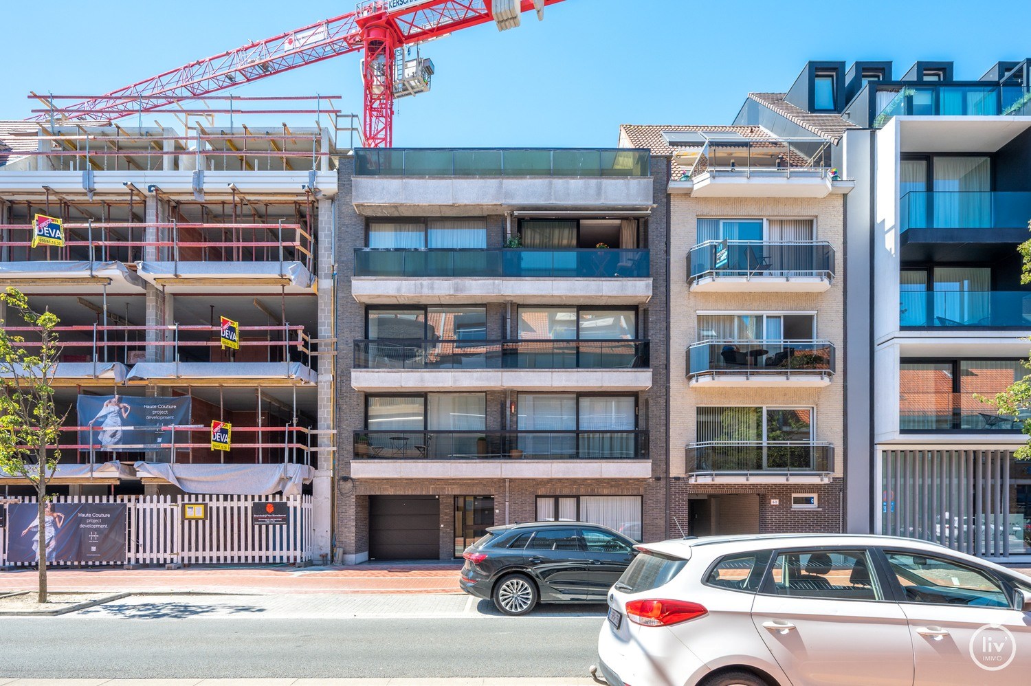 GEMEUBELD - Hoogstaand gerenoveerd en tevens gemeubeld 3-kamer appartement op wandelafstand van de Zeedijk-Albertstrand. 