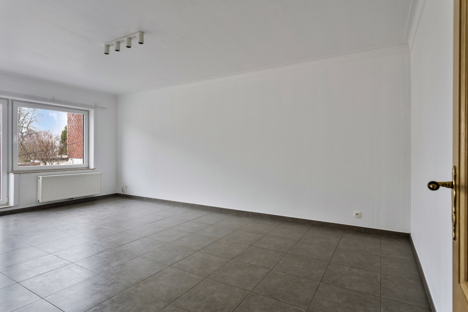 Ruim appartement 2 slpks, balkon en garage 