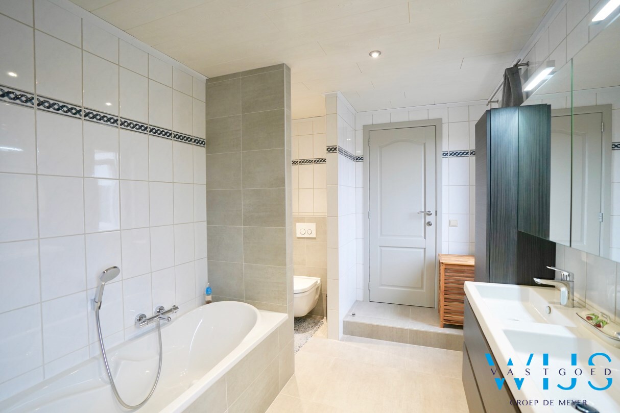 Gezinswoning met 4 slaapkamers &amp; garage te EVERGEM ! 