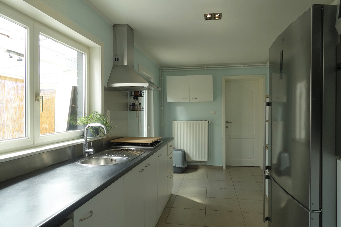 Goed gelegen hoekwoning met gezellige tuin en garage 