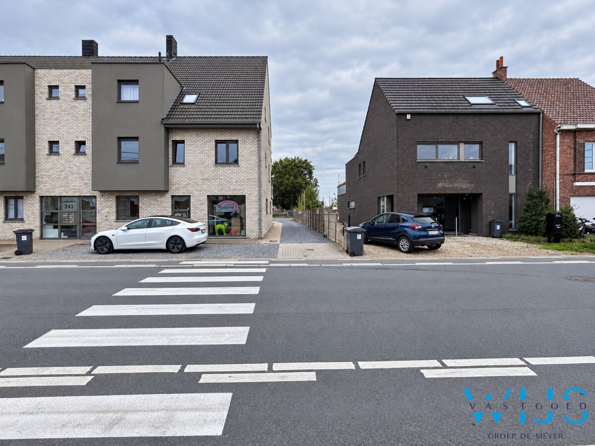 Instapklaar appartement met terras en garage in Zelzate/Assenede 