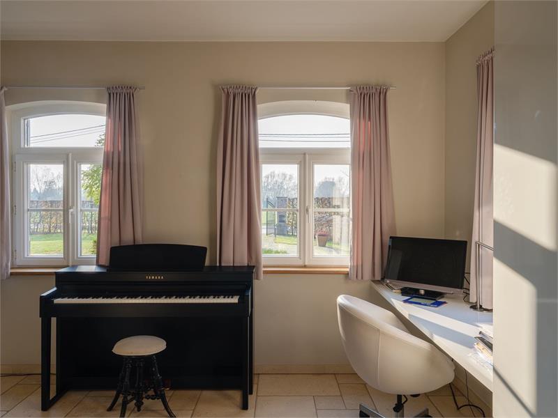 Villa-landhuis met prachtig zicht op uitgestrekte achterliggende velden 