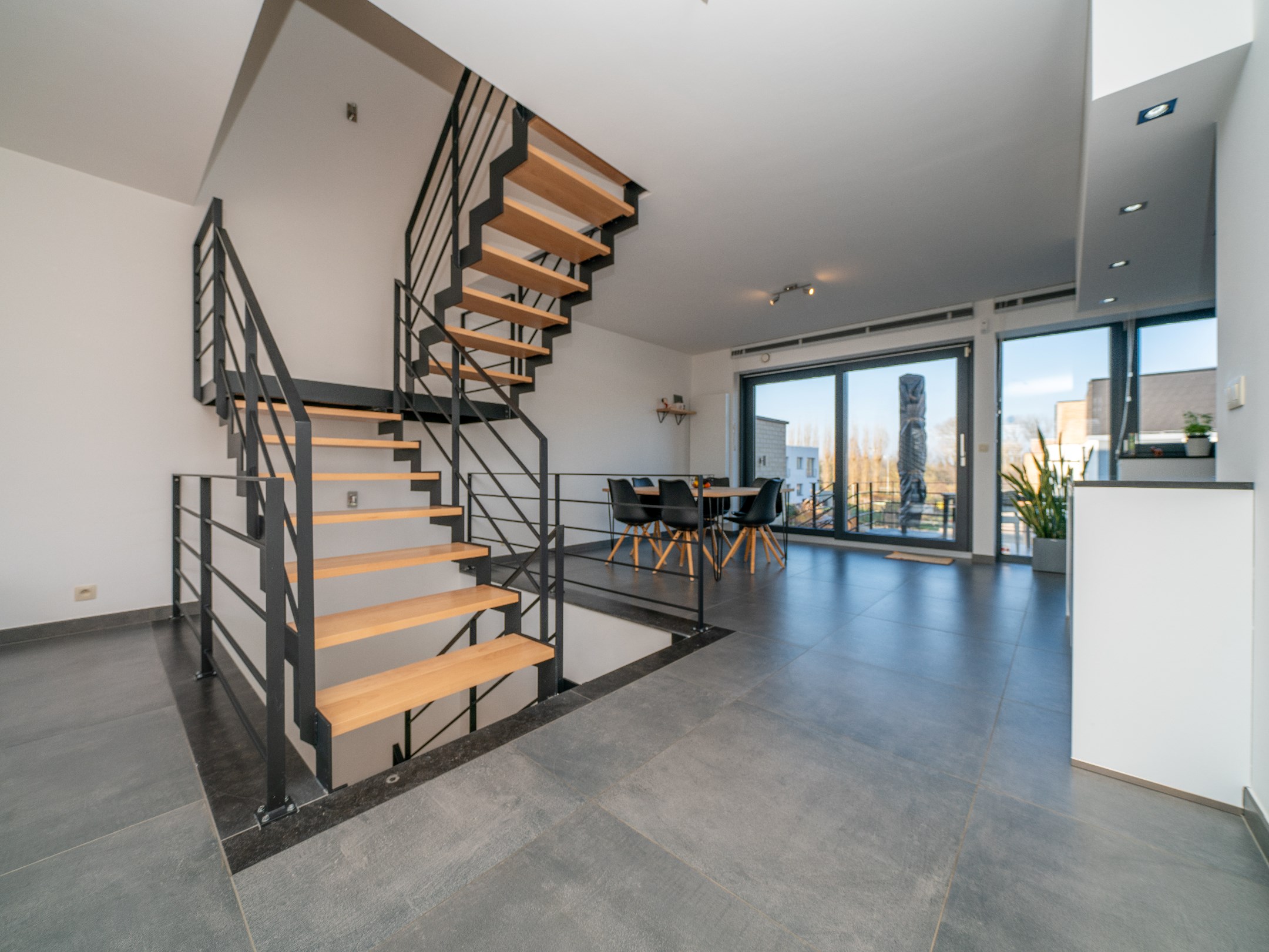 Nouvelle construction 3 chambres, 3 sdb et garage 