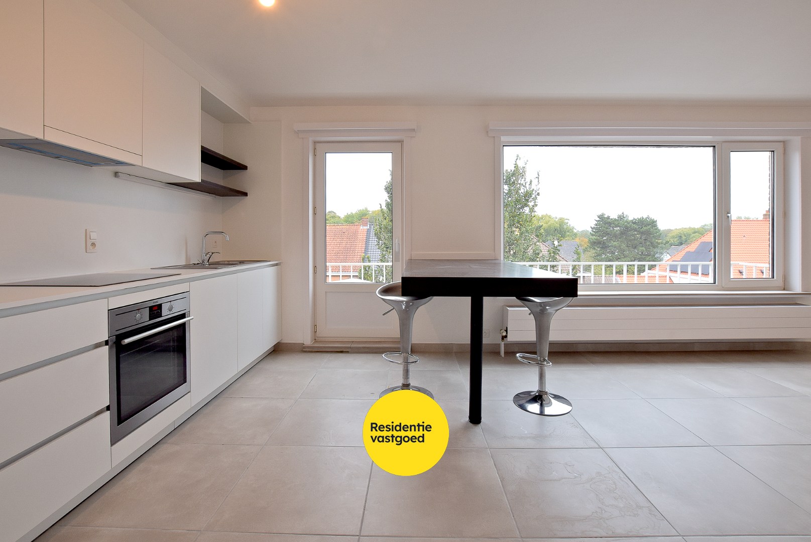 Investeringsvastgoed (gerenoveerd in 2024) omvat 2 afzonderlijk te verhuren appartementen samen 145m²! 