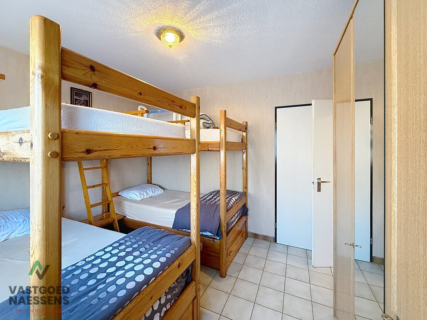 INSTAPKLAAR 1-SLPK APP MET OPEN ZICHT OP ZEE 