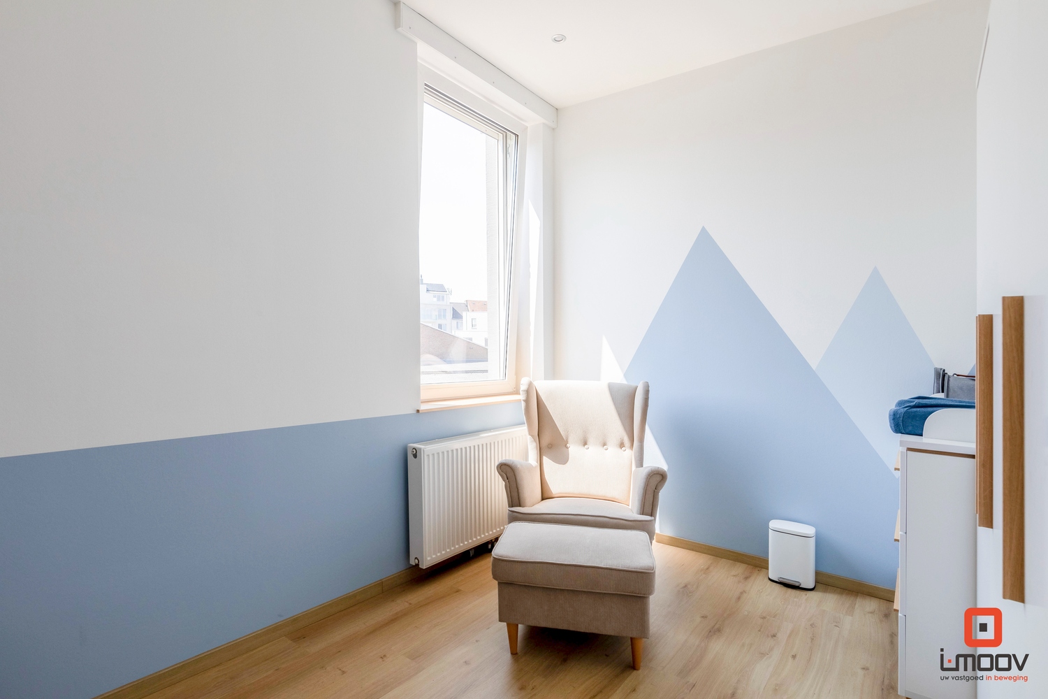 Lichtrijk en instapklare 4 slaapkamer woning 