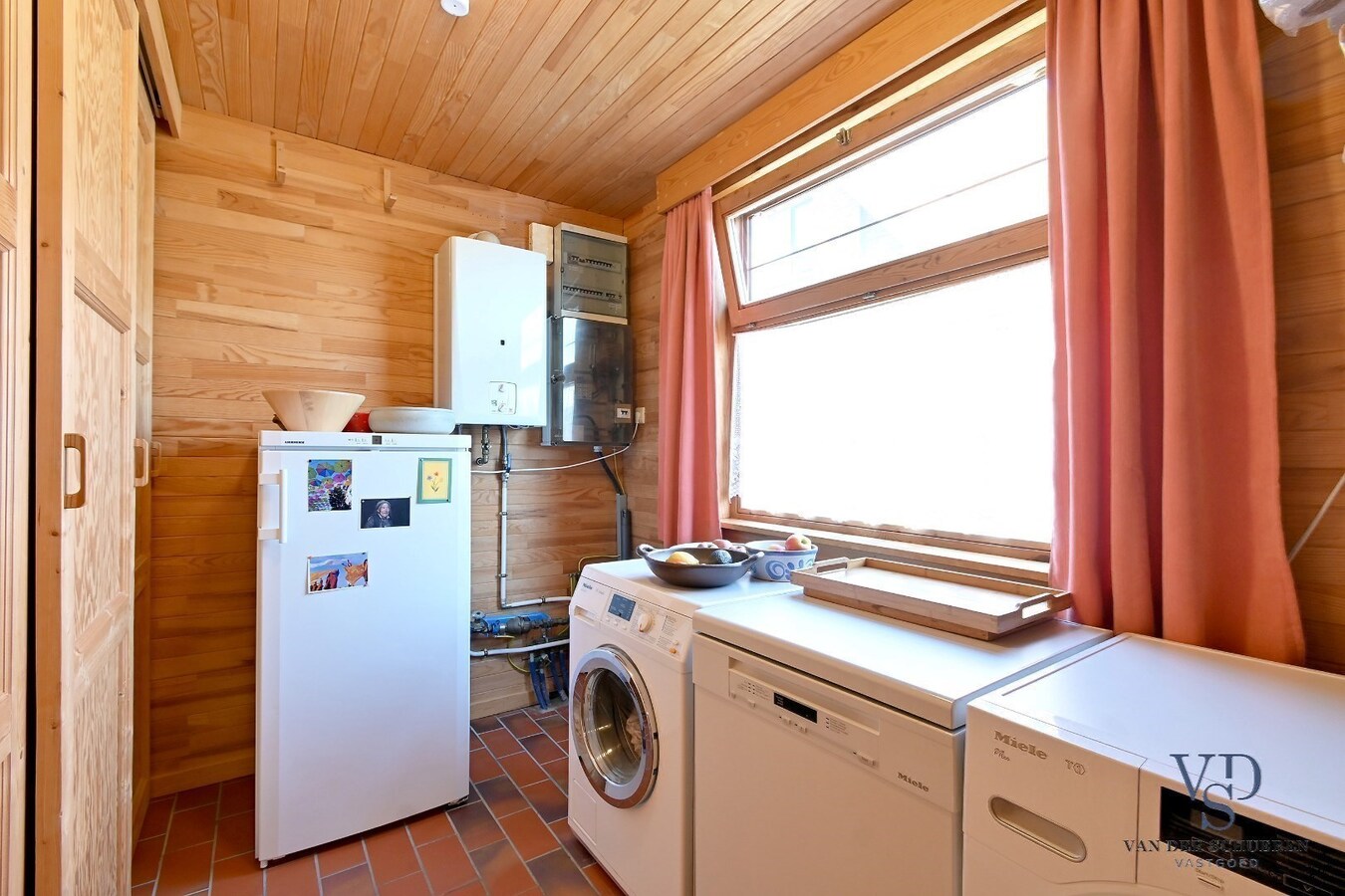 Landelijk gelegen open bebouwing op een uitzonderlijk perceel (1585m²) 