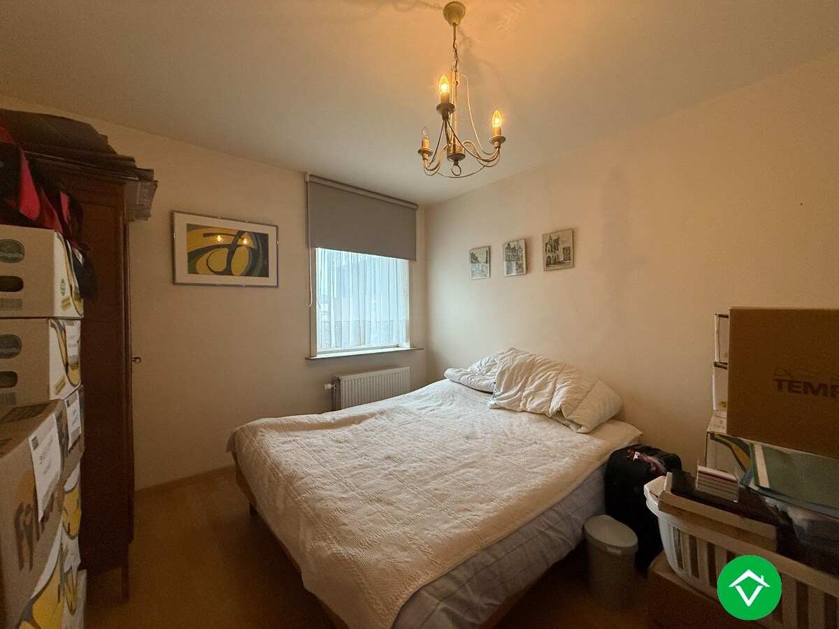 Ruim 2-slaapkamersappartement met garage in centrum Roeselare 