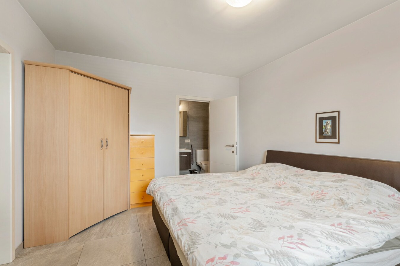 Vrijstaande, zeer verzorgde woning met aangrenzende, uitgeruste stalling/loods op een perceel van 72a14ca 