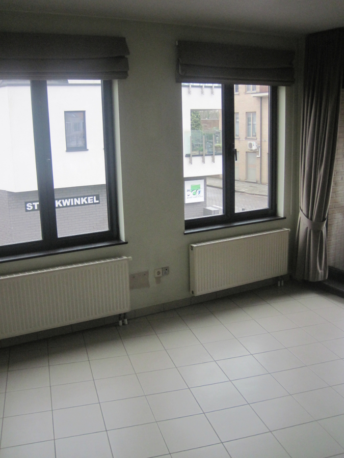 Lichtrijk appartement in centrum Asper.  GEEN VASTE KOSTEN ! 