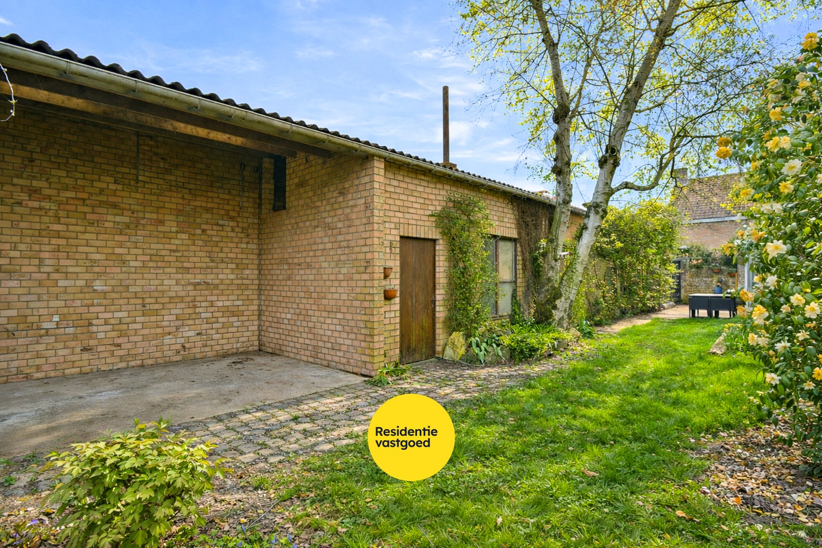 Te renoveren open bebouwing op ruim perceel van 1.300 m² met tal van mogelijkheden 