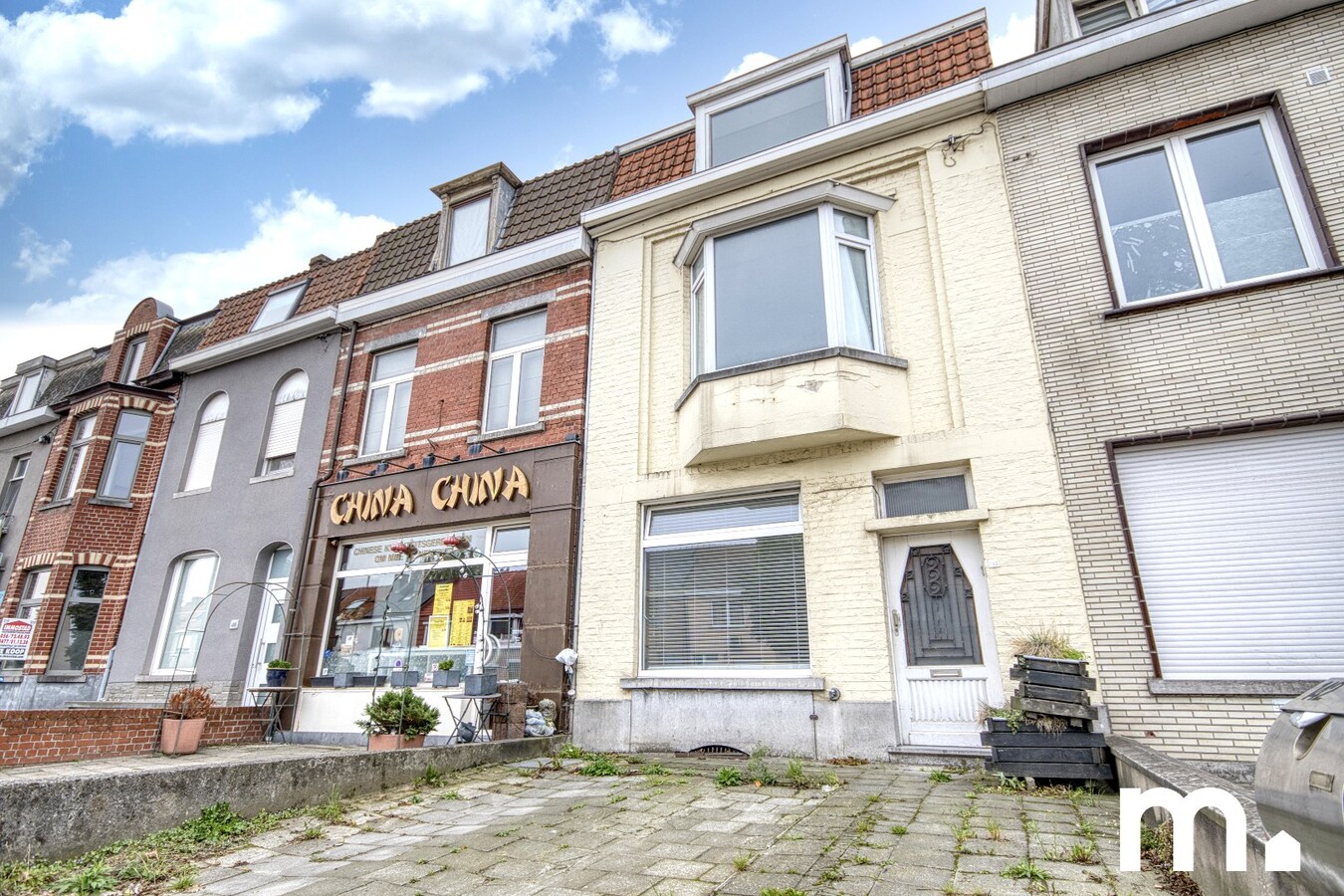 Woning met 3 slaapkamers, tuin en uitstekende verbinding te Kortrijk ! 