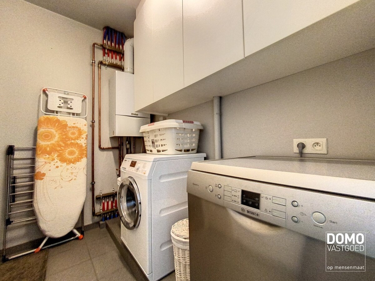 Ruime woning met tuin, garage en 3 slaapkamers vlakbij centrum Hasselt 