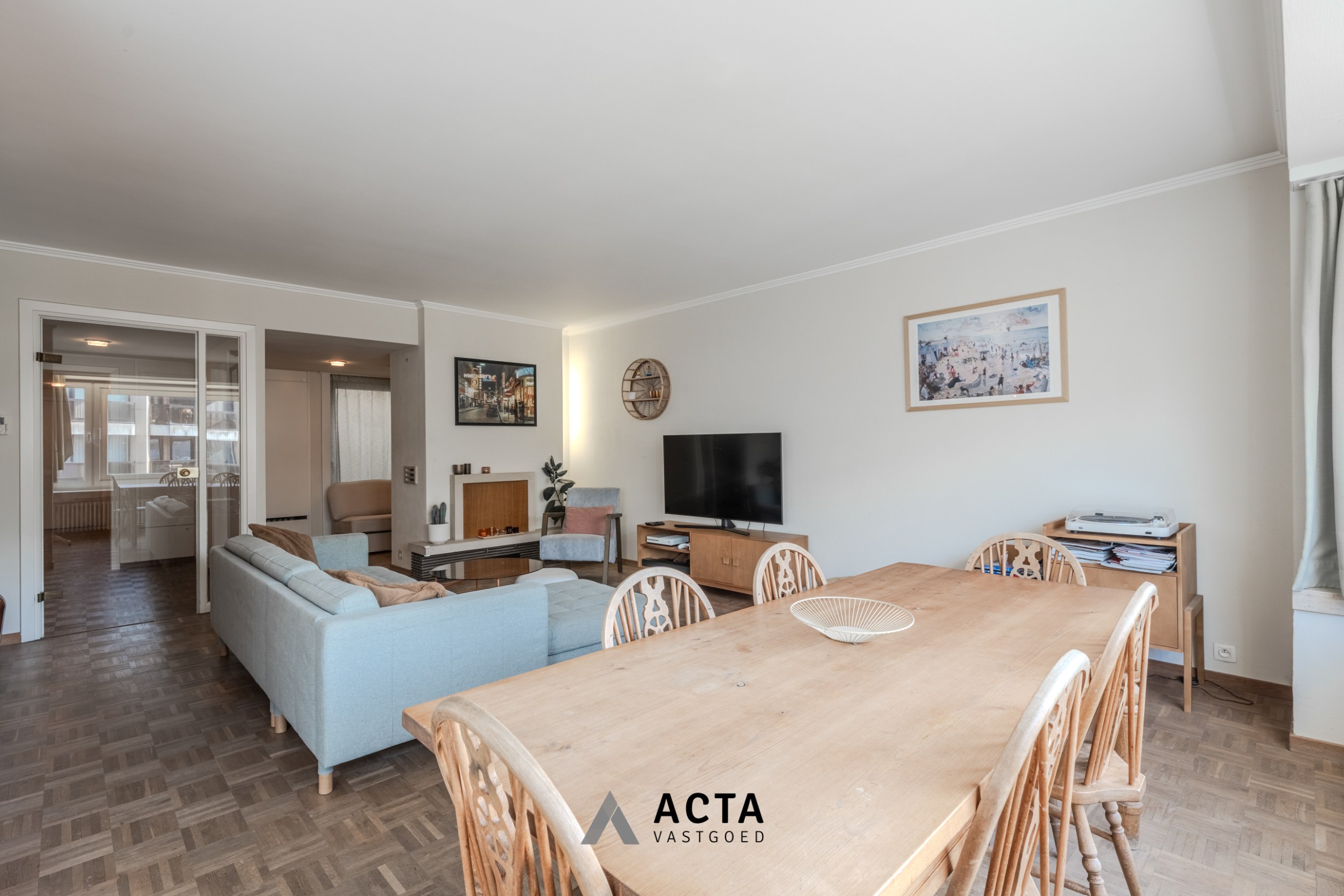 Instapklaar appartement met 2 terrassen in het centrum 