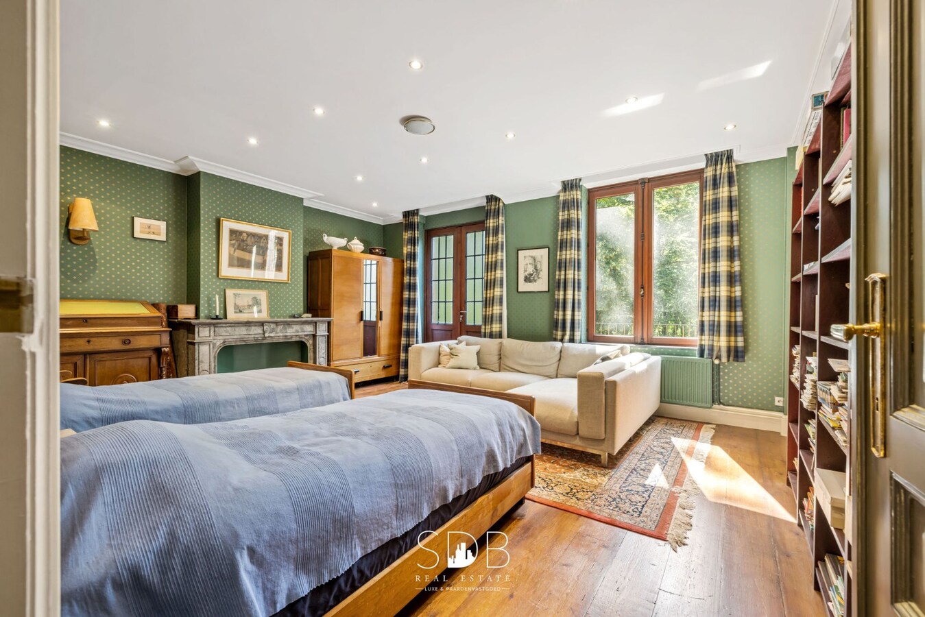 Prachtig kasteel met omringend park, weilanden en stalgebouw op circa 5hectare 