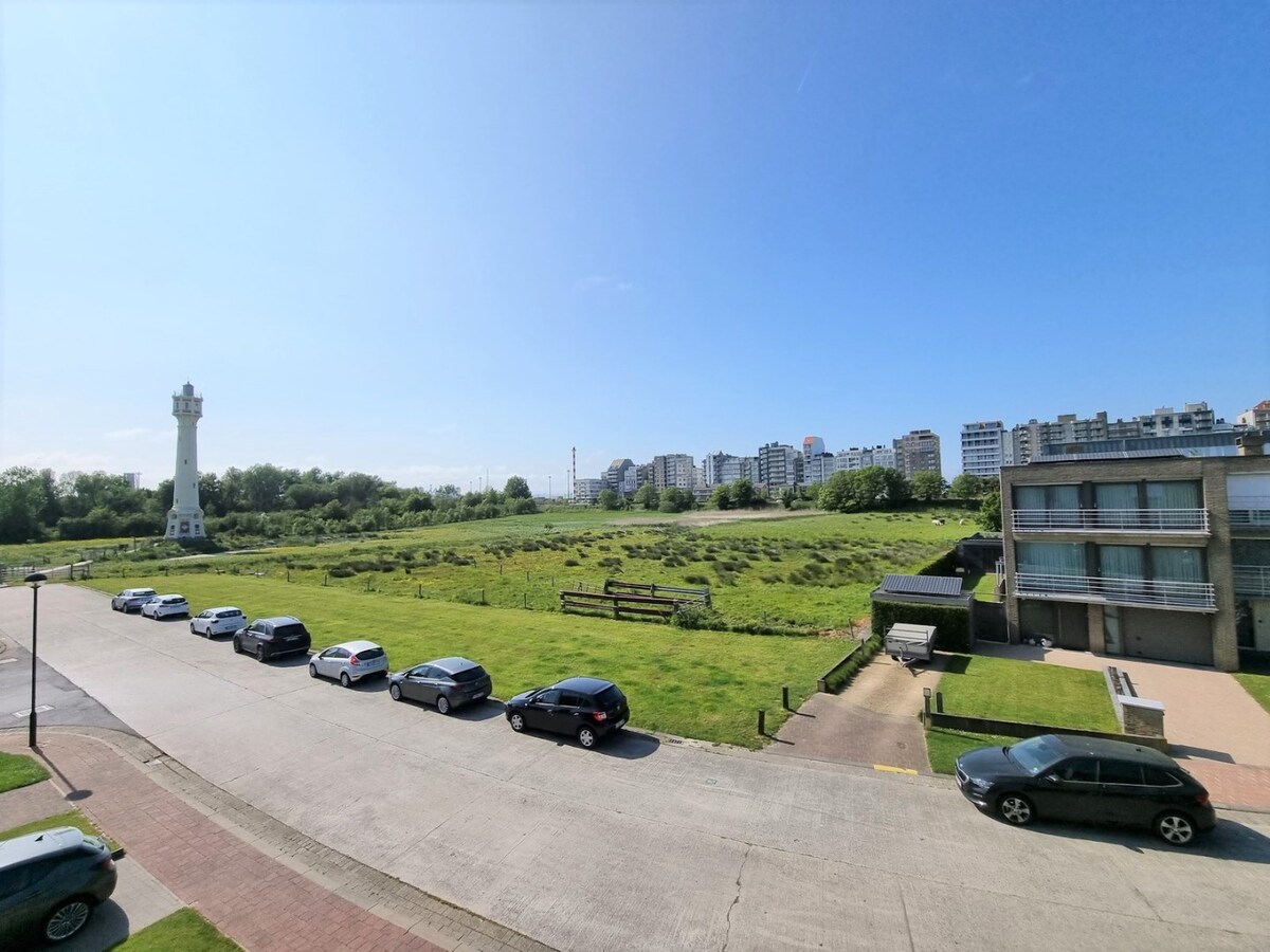 Magnifiek gelegen gezinswoning met garage &amp; oprit te Heist 