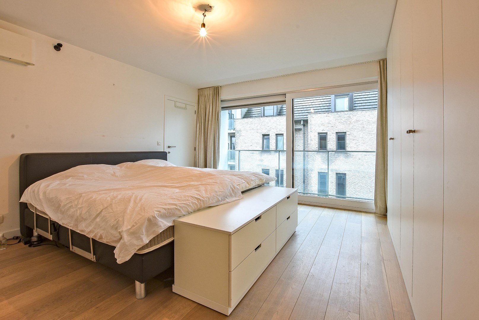 Luxueus praktisch appartement (122m² + 30 m²) met rondom terrassen te Nieuwpoort-Stad 