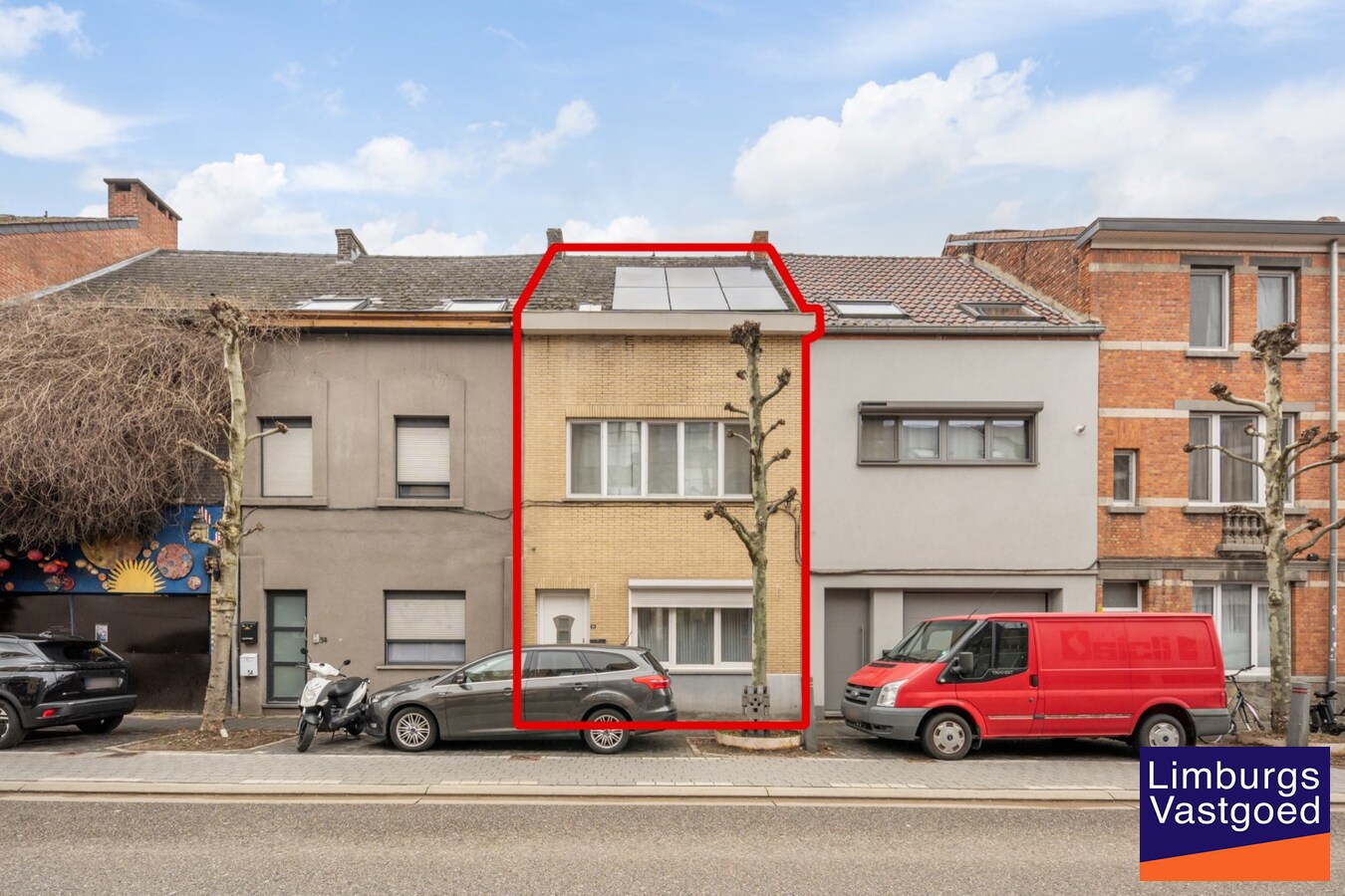 Deels gerenoveerde woning met stadstuin, 3 slpk, 2a60ca, tussen de kleine en grote ring 