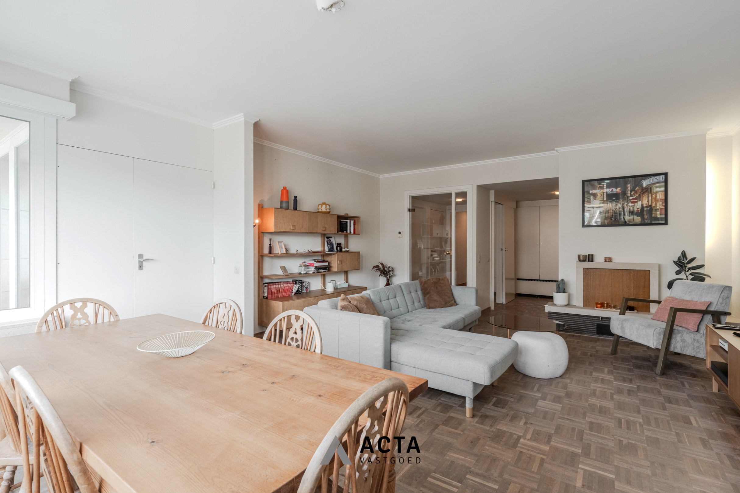 Instapklaar appartement met 2 terrassen in het centrum 