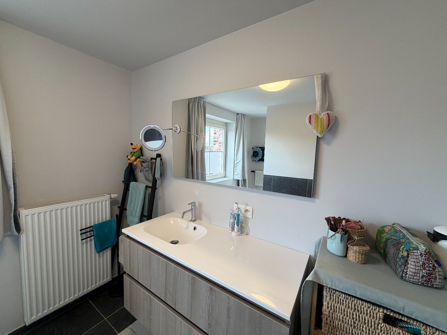 Rustig gelegen rijwoning met 3 slaapkamers, garage en zonnepanelen – Herdersstraat 33, Zulte 